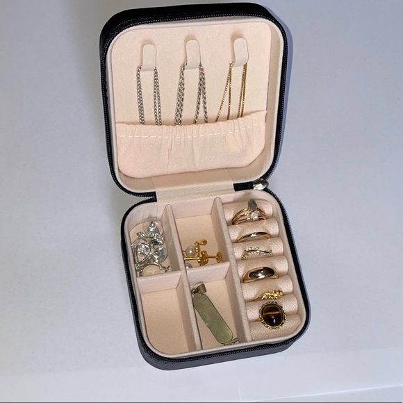 Accessories - SALE!!!Jewelry Box Organizer